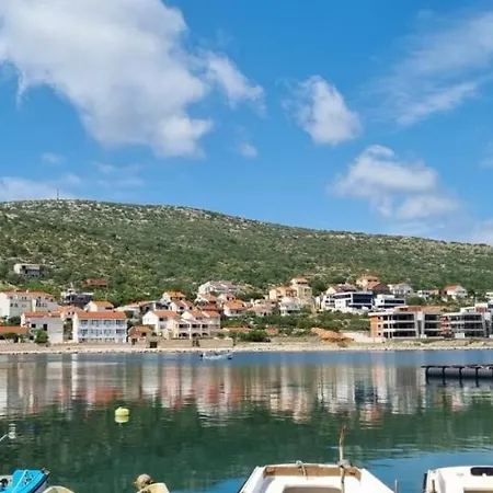 Sendi Villa Pensión Vinjerac